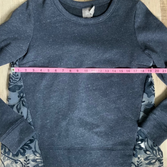 Anthropologie Vanessa Virginia Navy Blue Embroidered Lace Tulle Back Top SZ M - Picture 12 of 14